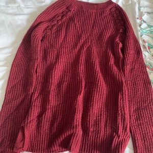 dark red/maroon sweater